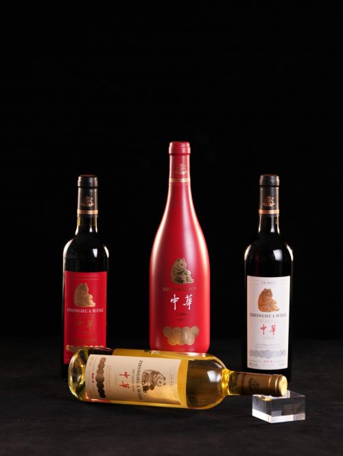 中华红酒新品熊猫系列重磅发布，引领国产葡萄酒创新热潮
