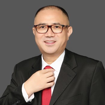从消费市场闯将到白酒拓荒人，张高贤造出中国第一款本真草本白酒	